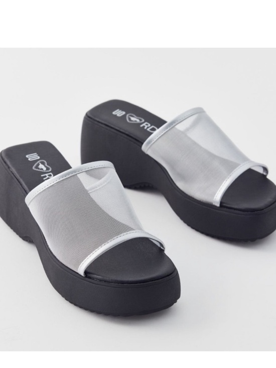 Rocket Dog Shoes - Rocket Dog UO Platform Mesh Slide Sandals in Black and Silver